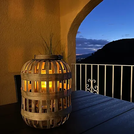 Palmeras Moraira بينيتاشيل